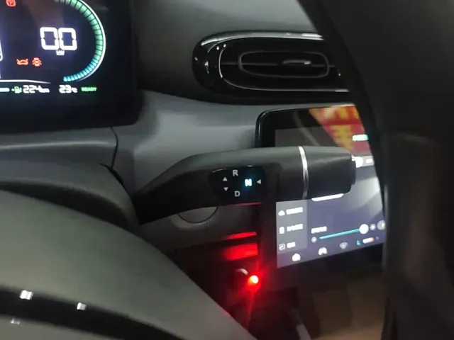 Leapmotor T03 — Фото автомобиля 13