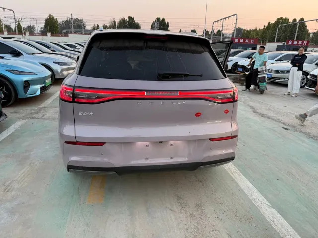 Geely Galaxy E5 — Фото автомобиля 9