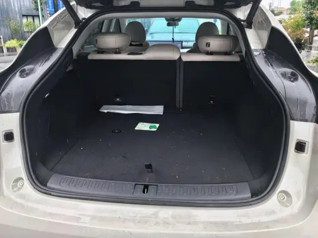 IM Motors LS6 — Фото автомобиля 4