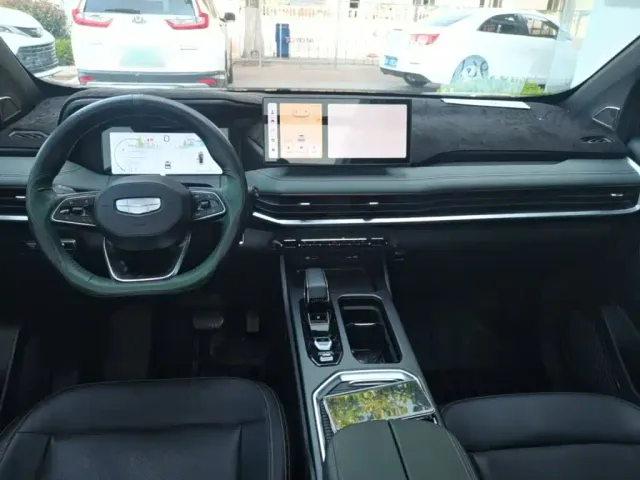 Geely Haoyue L 2023 2.0T DCT Premium Model — Фото автомобиля 9