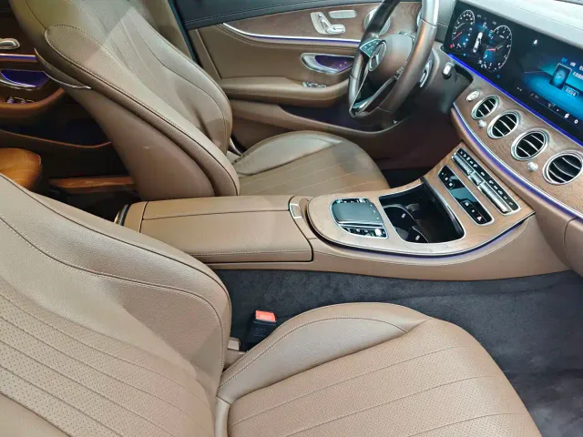 Mercedes-Benz E-Class — Фото автомобиля 7