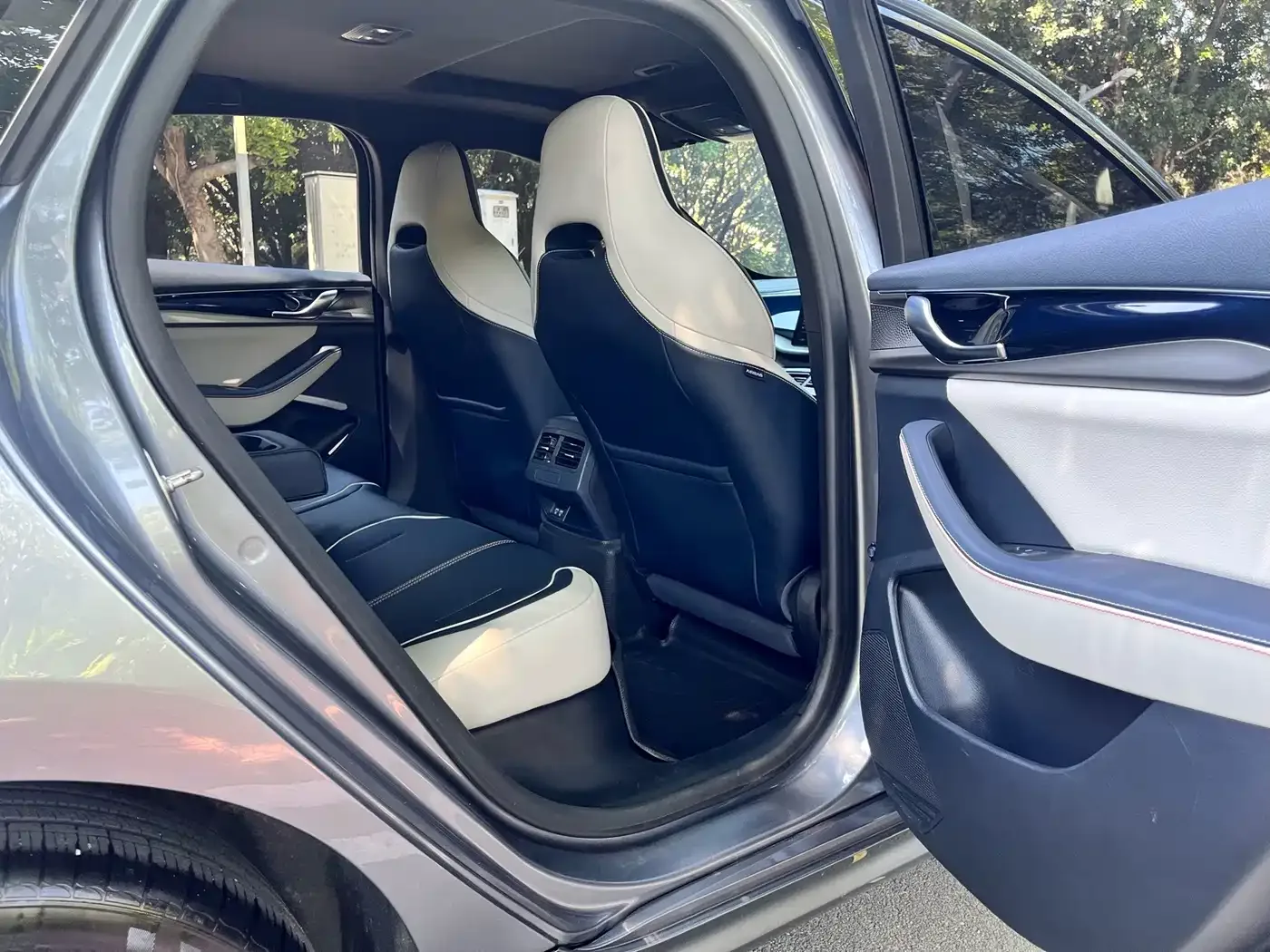 BYD Qin PLUS 2021 DM-i 55KM Flagship — Фото автомобиля 16