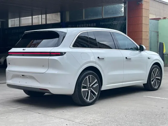 Li Auto L6 — Фото автомобиля 4