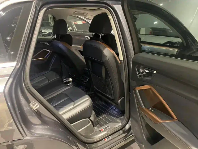 Audi Q3 — Фото автомобиля 10