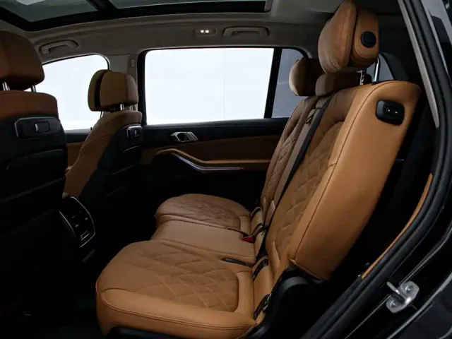 BMW X7 — Фото автомобиля 16