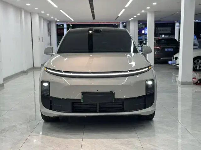 Li Auto L6 — Фото автомобиля 2