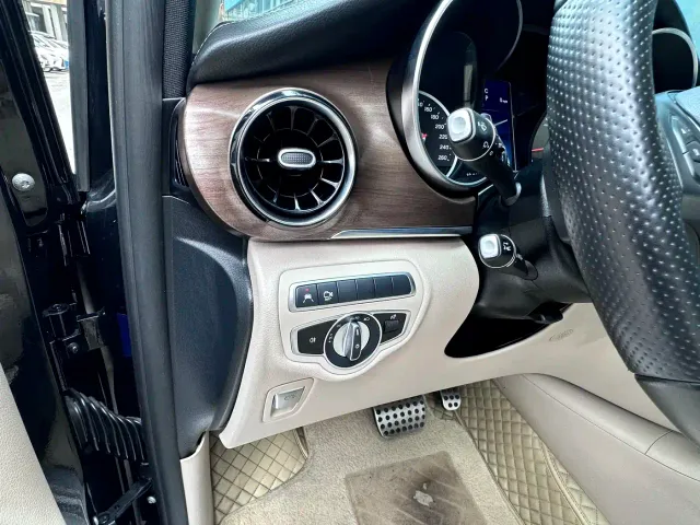 Mercedes-Benz V-Class — Фото автомобиля 13