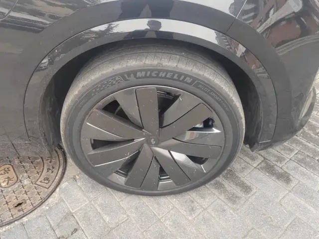 Li Auto L9 — Фото автомобиля 6