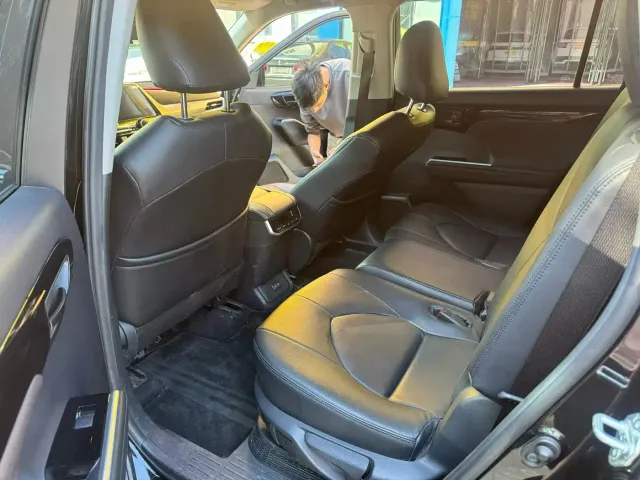Toyota Highlander — Фото автомобиля 3