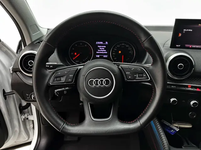 Audi Q2L — Фото автомобиля 19