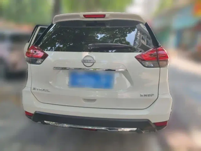 Nissan X-Trail — Фото автомобиля 3