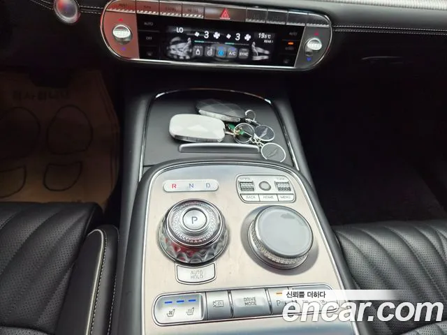 Genesis G90 Бензин 3.5 турбо AWD — Фото автомобиля 13