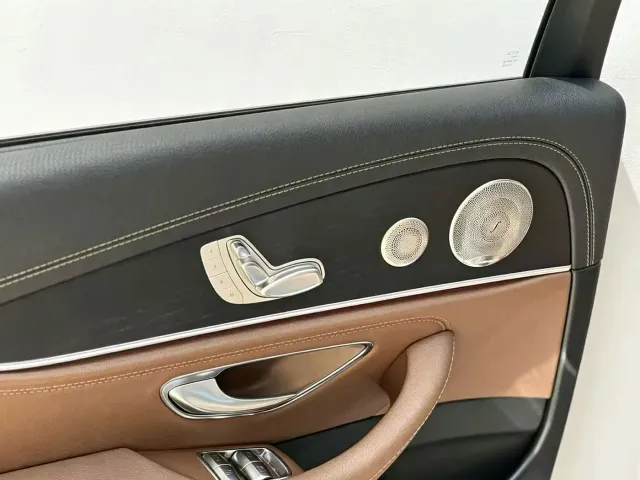 Mercedes-Benz E-Class — Фото автомобиля 8