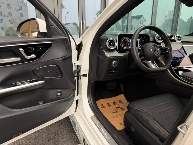 Mercedes-Benz C-Class — Фото автомобиля 4