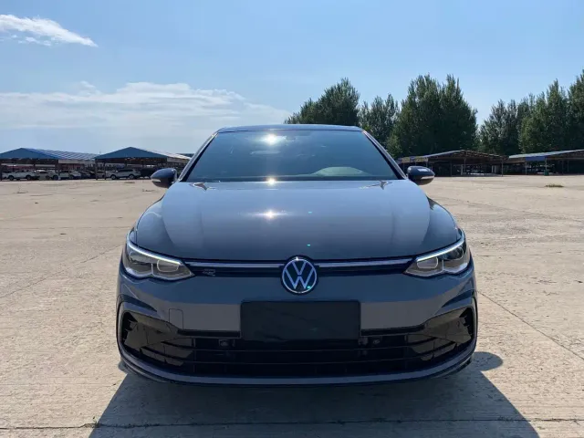 Volkswagen Golf — Фото автомобиля 2