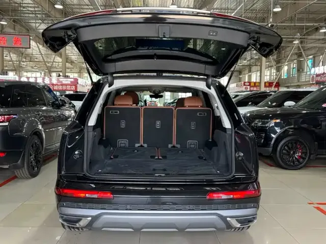 Audi Q7 — Фото автомобиля 23