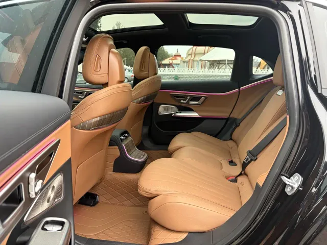 Mercedes-Benz E-Class — Фото автомобиля 7