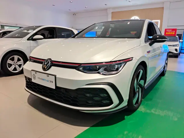 Фотография автомобиля — Volkswagen Golf GTI