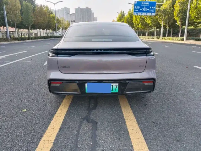 Geely Galaxy E8 — Фото автомобиля 5