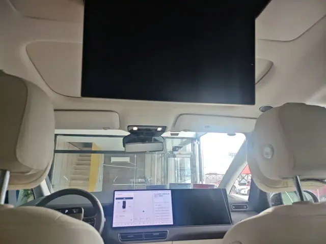 Li Auto MEGA — Фото автомобиля 17