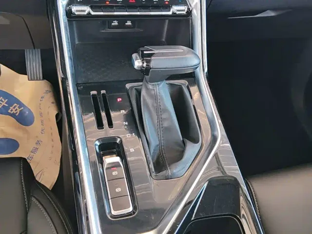 Wuling Asta — Фото автомобиля 13