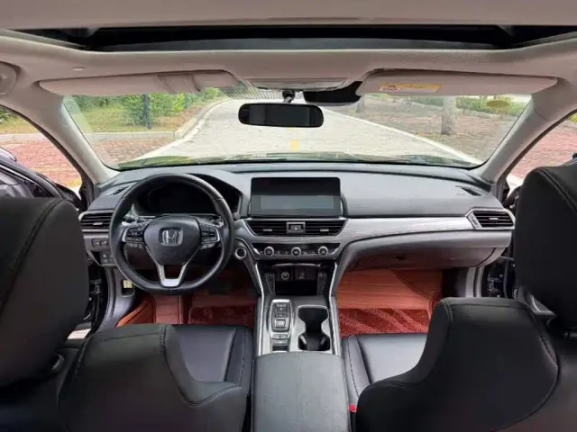 Honda Accord — Фото автомобиля 6