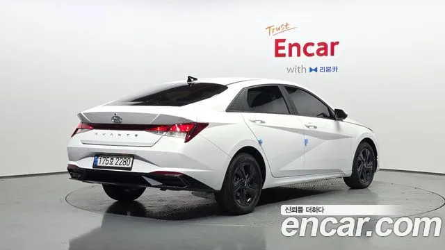Hyundai Avante CN7 — Фото автомобиля 2