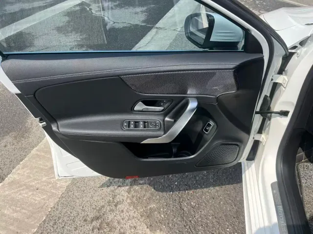 Mercedes-Benz A-Class — Фото автомобиля 11