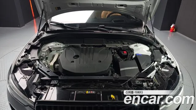 Вольво XC60 — Фото автомобиля 6