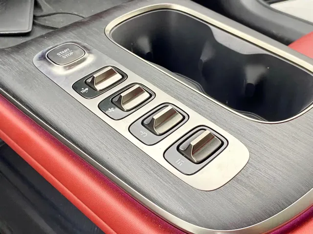 Xiaomi SU7 — Фото автомобиля 10