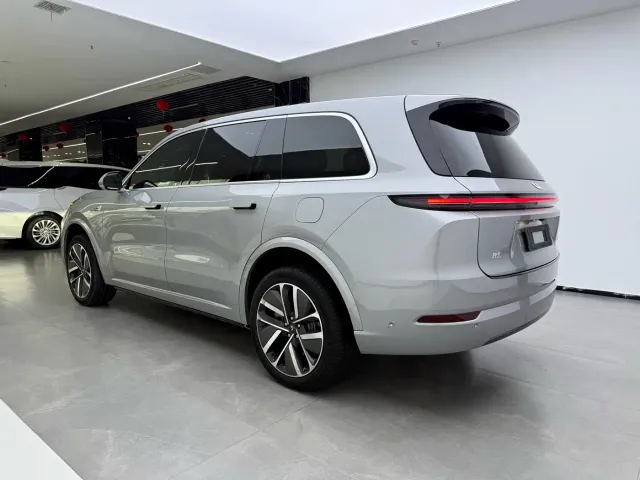 Li Auto L9 — Фото автомобиля 21