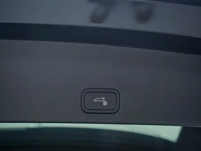 Li Auto Li Auto i6 2025 2WD Base Model — Фото автомобиля 3