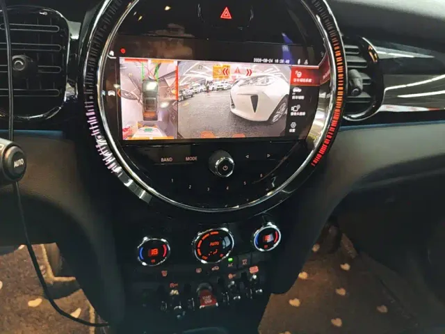 MINI Hatch — Фото автомобиля 12