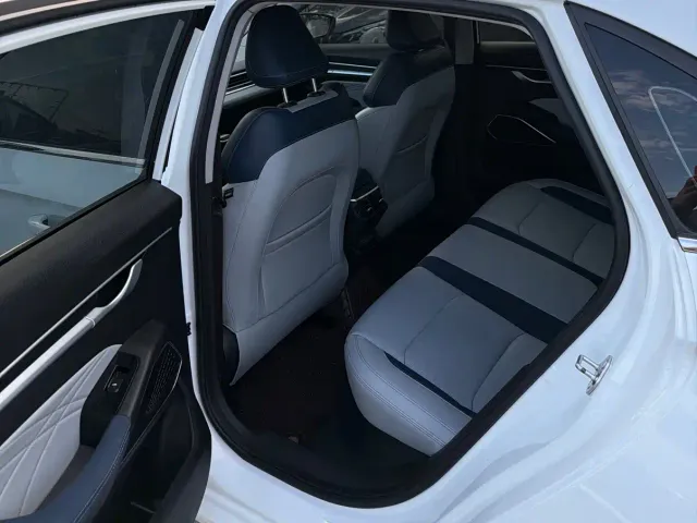 Geely Emgrand — Фото автомобиля 6