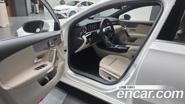 Mercedes-Benz A-Class W177 — Фото автомобиля 15