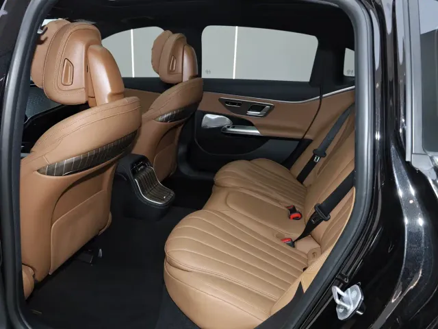 Mercedes-Benz E-Class — Фото автомобиля 25