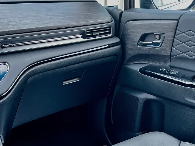 Honda Elysion — Фото автомобиля 13