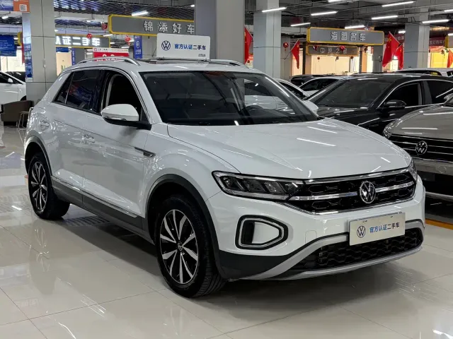 Volkswagen T-Roc — Фото автомобиля 3
