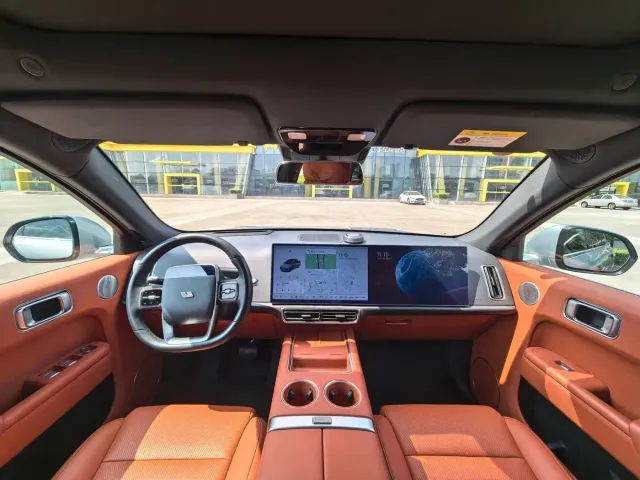 Li Auto L7 — Фото автомобиля 8