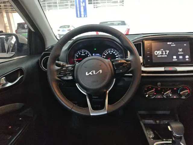 Kia KX1 — Фото автомобиля 10