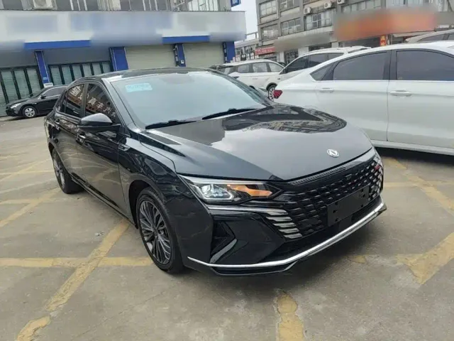 Dongfeng Yixuan MAX — Фото автомобиля 3