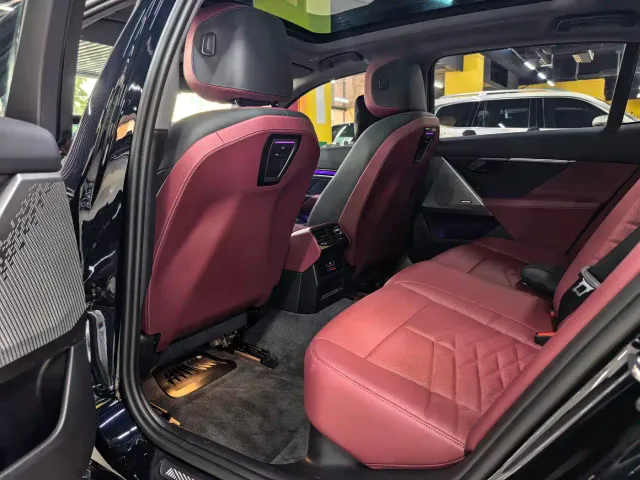 BMW i5 — Фото автомобиля 5