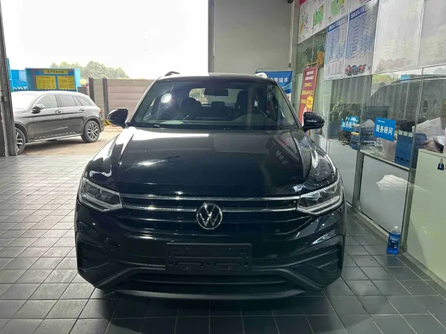 Volkswagen Tiguan L — Фото автомобиля 2