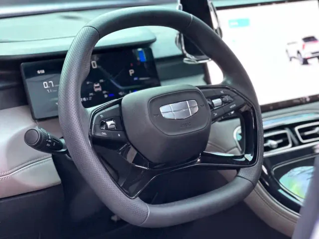 Geely Boyue L — Фото автомобиля 27