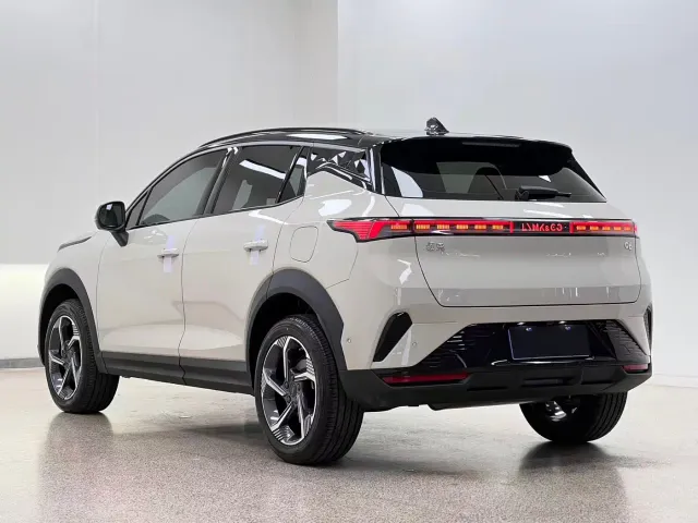 Lynk & Co 06 — Фото автомобиля 6