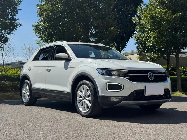 Volkswagen T-Roc — Фото автомобиля 3