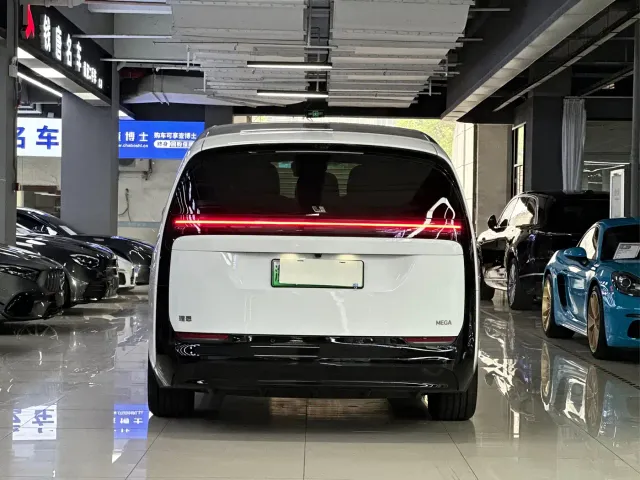 Li Auto MEGA — Фото автомобиля 5