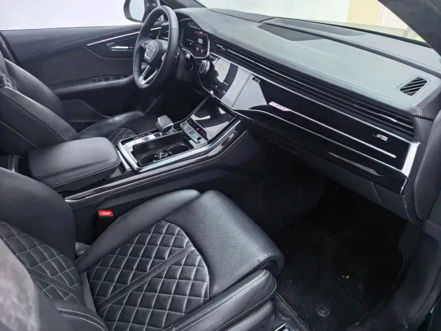 Audi Q8 — Фото автомобиля 8