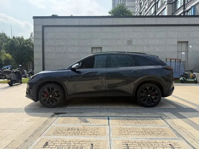 Arcfox Alpha T5 — Фото автомобиля 15
