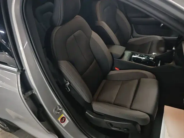 Volvo XC40 — Фото автомобиля 24